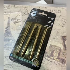 Bonny Gold Nutcracker and Picks Set